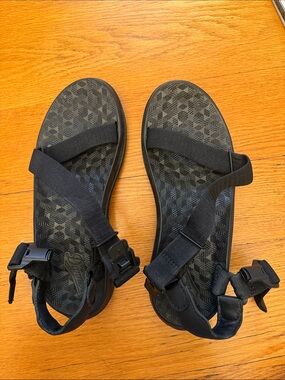 Sturdy sandals, good for light hiking. Adjustable straps.